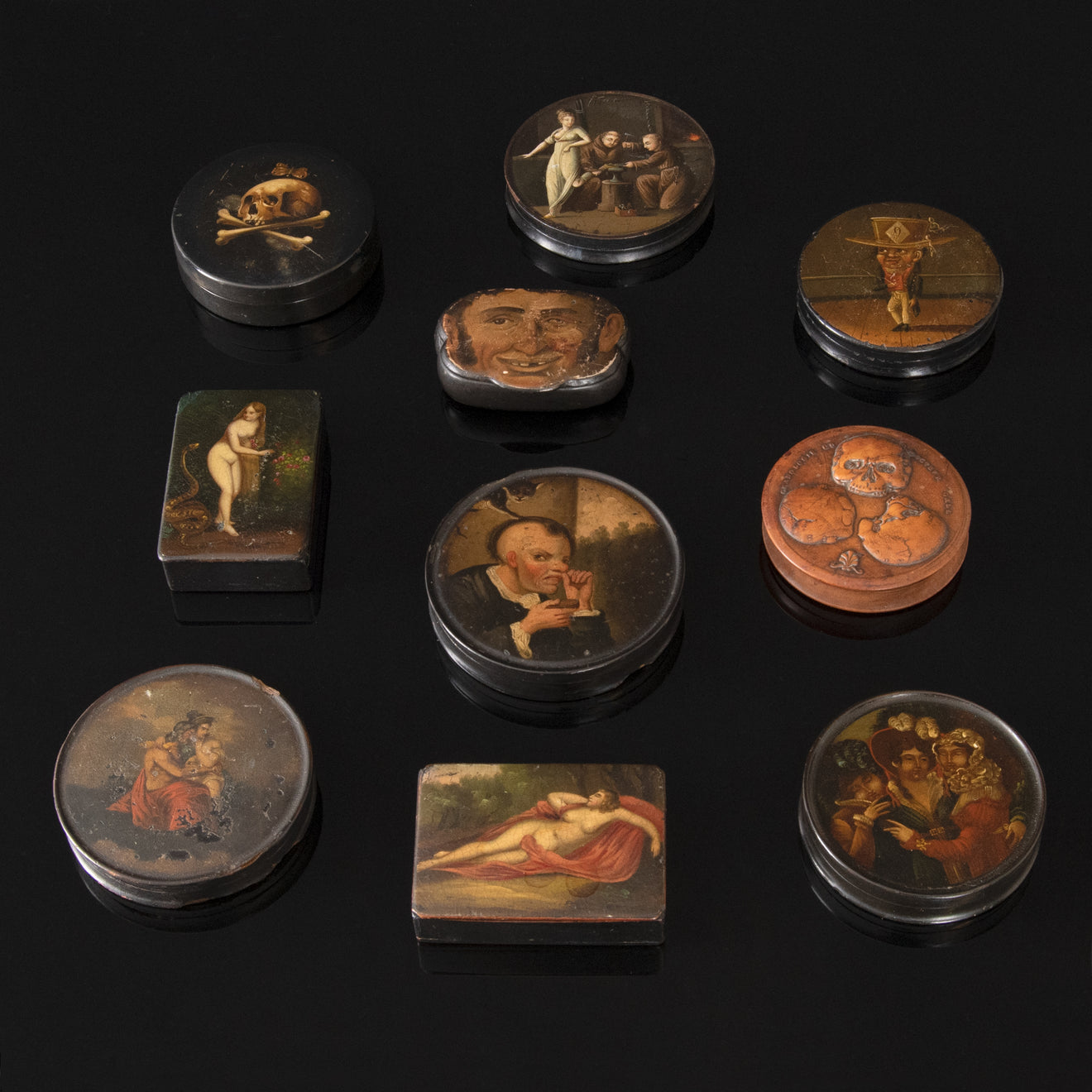 Auction -HAND PAINTED SNUFF BOX